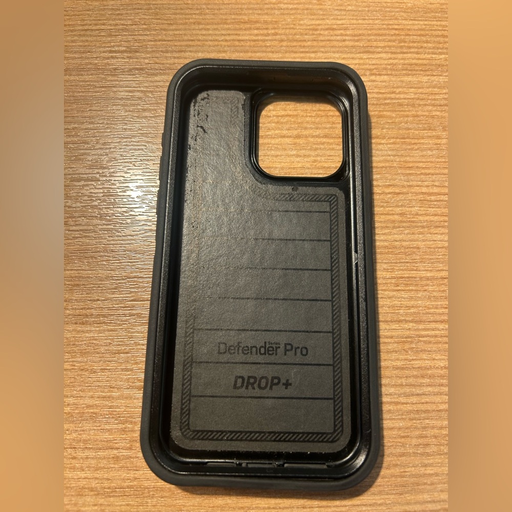 Iphone 15 pro plus OtterBox Defender Pro Rugged Black Case